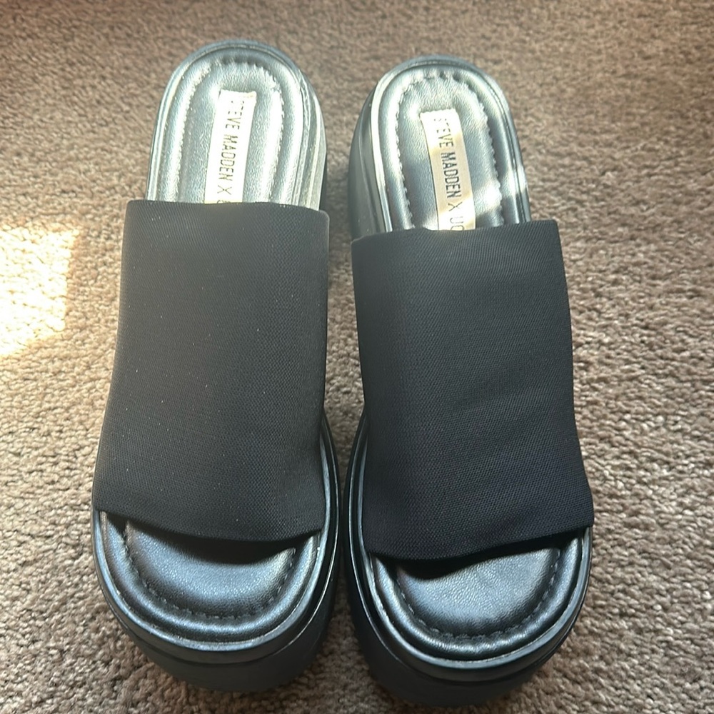 Steve Madden 90s platform shoes